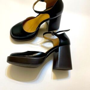 Crown Vintage Greeta Leather Pump Size 7